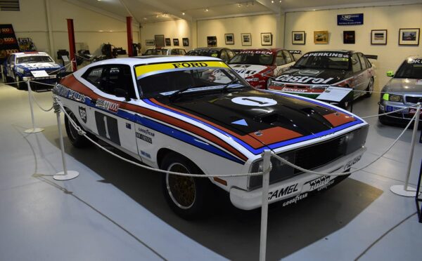 1977-ford-falcon-xc-coupe-white-mitchell-tulk-1200×800 1977-ford-falcon-xc-coupe-white-mitchell-tulk-1200x800